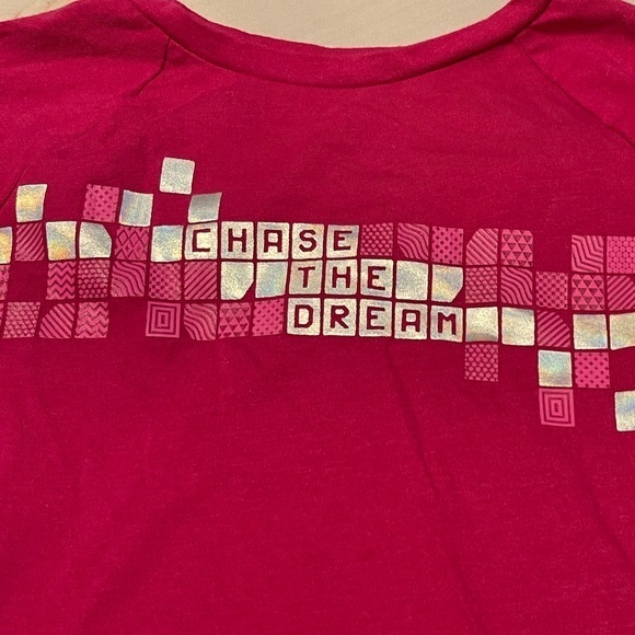 Athletic Works M (7/8) pink crew neck long sleeve hi-low Chase the Dream top - Picture 4 of 5